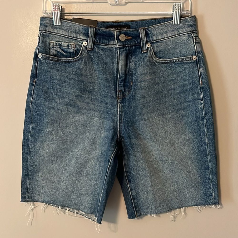 New! Banana Republic GIRLFRIEND DENIM SHORT‎ Size 2 NWT